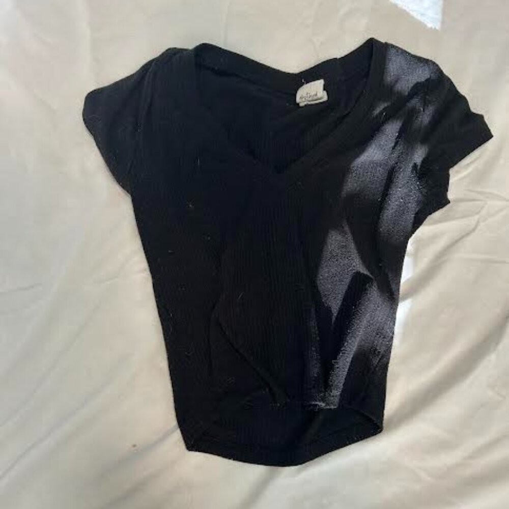 black baby tee v-neck